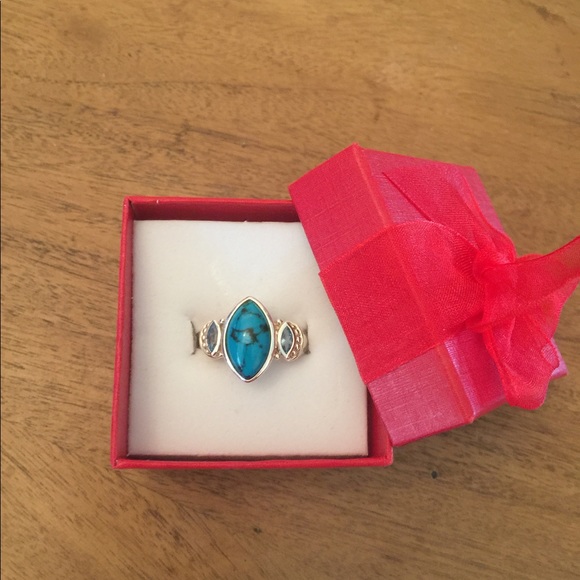 Sterling Silver and genuine Turquoise Ring size 7 - Picture 2 of 2